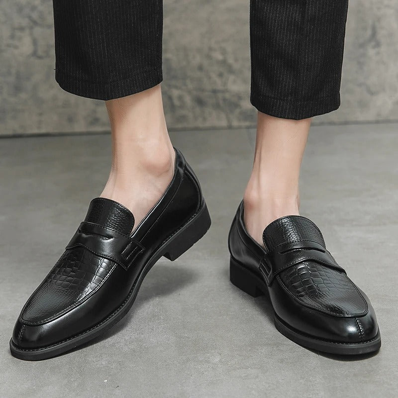 Men's low shoes elegant leather loafers - sophisticated office & evening wear
