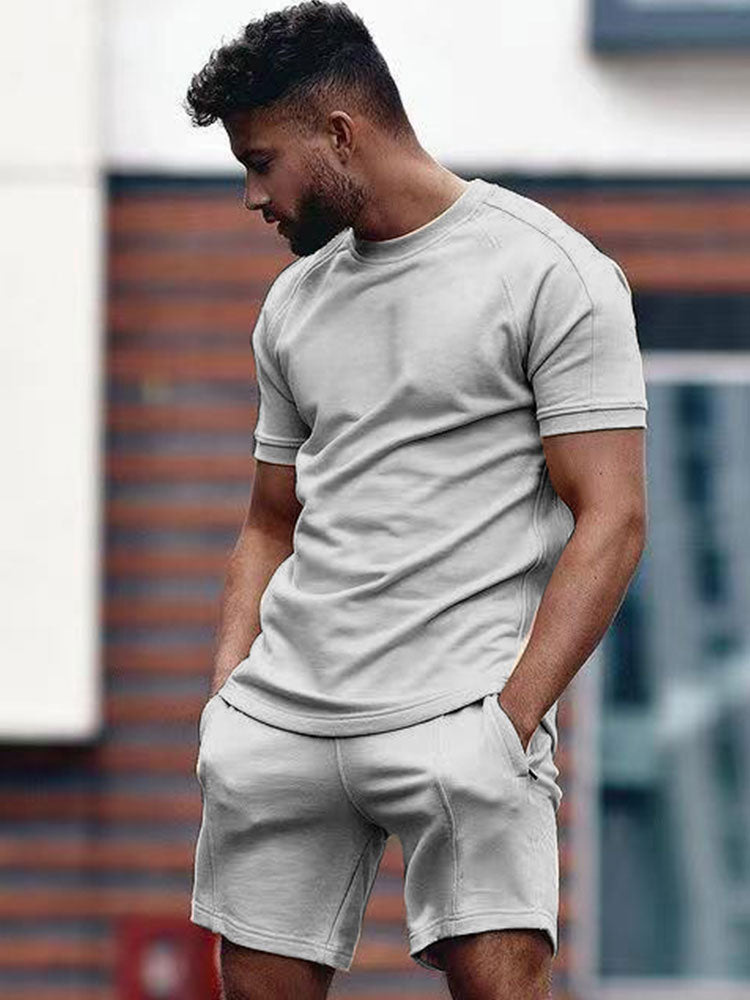 Men's casual combi set - stylish summer outfit with cozy t-shirt and shorts for everyday wear