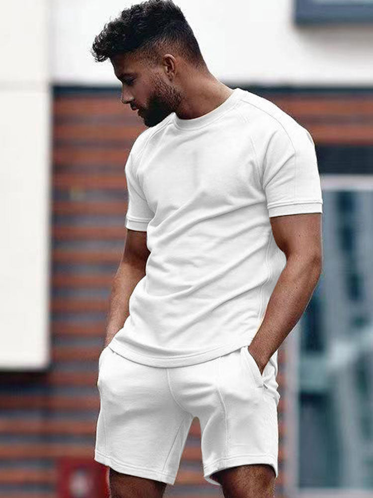 Men's casual combi set - stylish summer outfit with cozy t-shirt and shorts for everyday wear