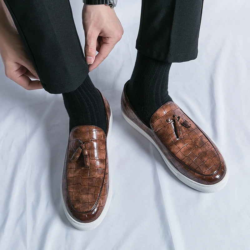 Men's moccasins refined leather slip-on loafers - versatile everyday footwear