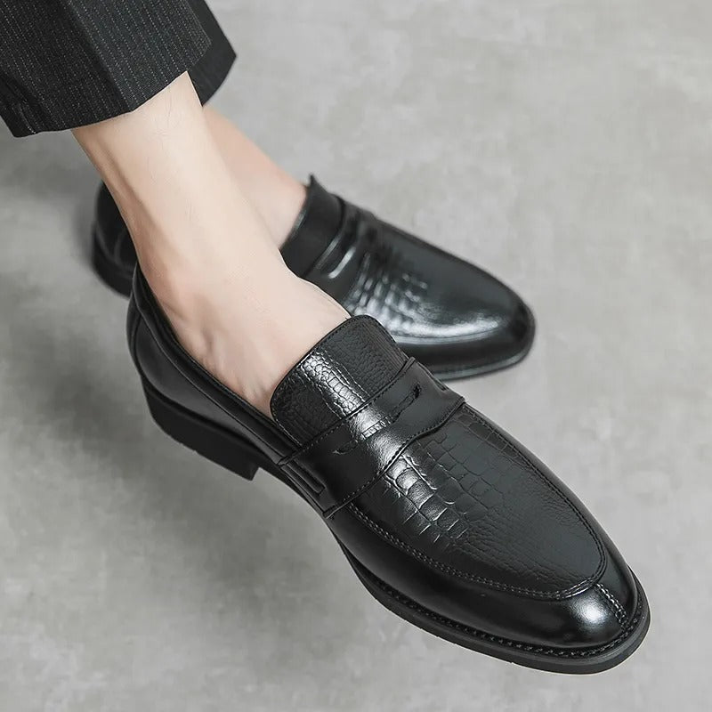 Men's low shoes elegant leather loafers - sophisticated office & evening wear