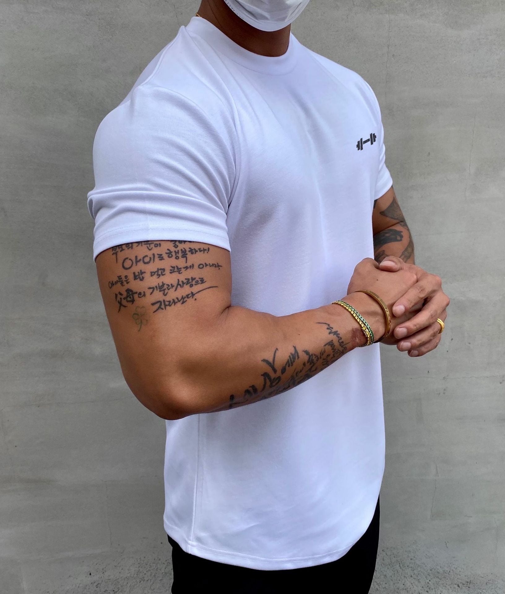 Men's workout t-shirt durable active top - moisture-wicking fitness tee for gym and casual wear