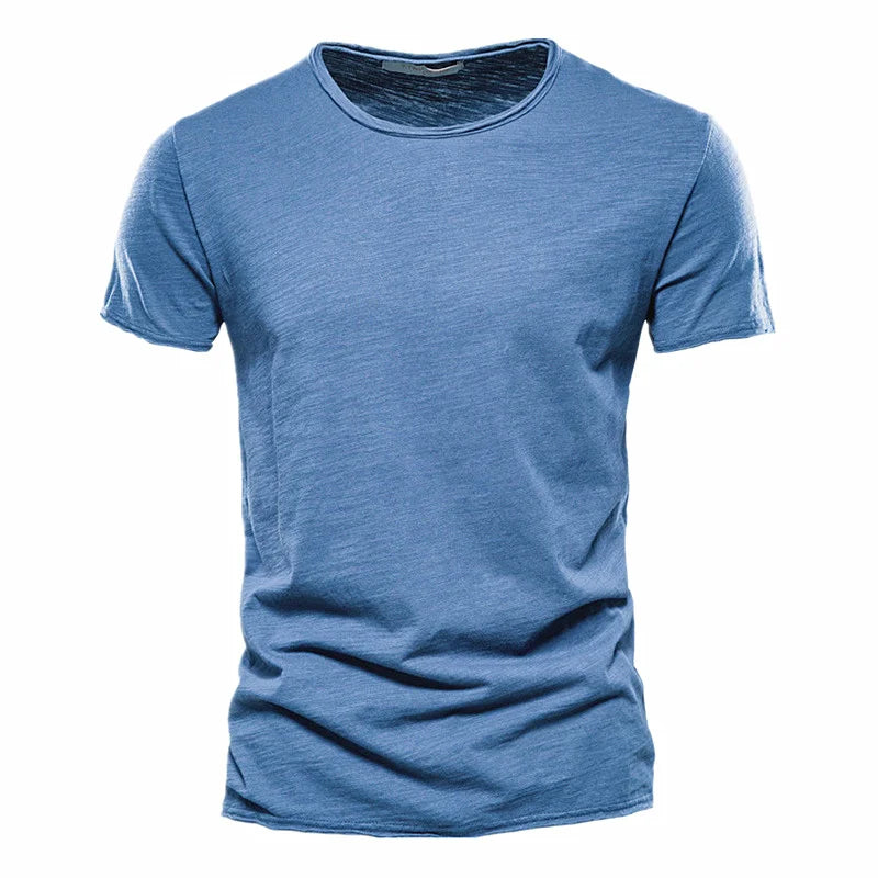 Breathable men's tee for summer - versatile and relaxed fit