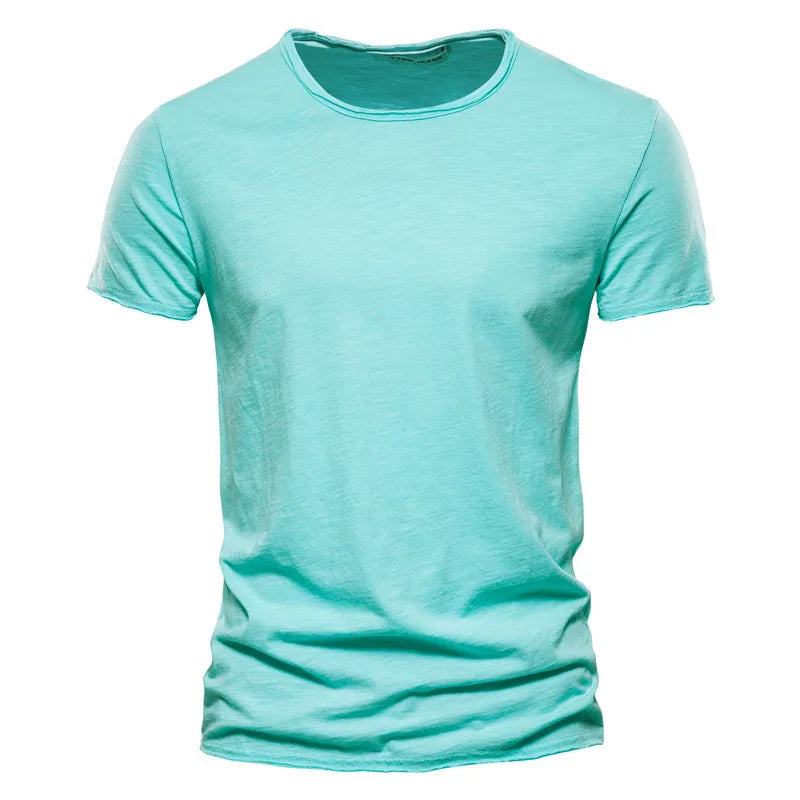 Breathable men's tee for summer - versatile and relaxed fit