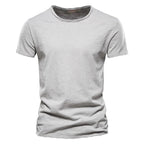 Breathable men's tee for summer - versatile and relaxed fit