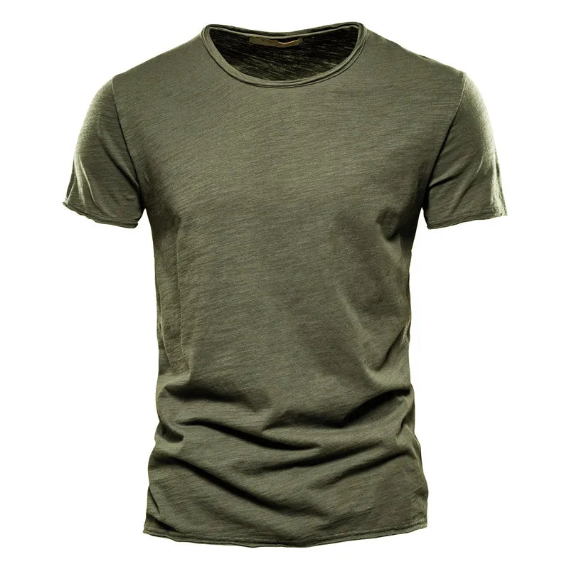 Breathable men's tee for summer - versatile and relaxed fit