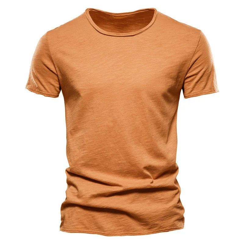 Breathable men's tee for summer - versatile and relaxed fit