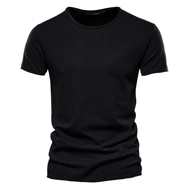 Breathable men's tee for summer - versatile and relaxed fit