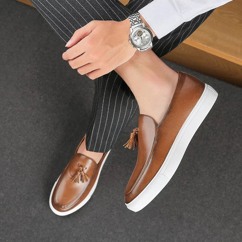 Men's moccasins - elegant casual loafers with tassels for daily wear - lightweight design for smart-casual attire