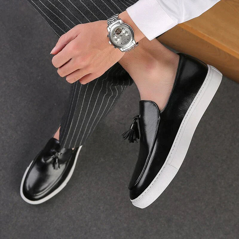 Men's moccasins - elegant casual loafers with tassels for daily wear - lightweight design for smart-casual attire