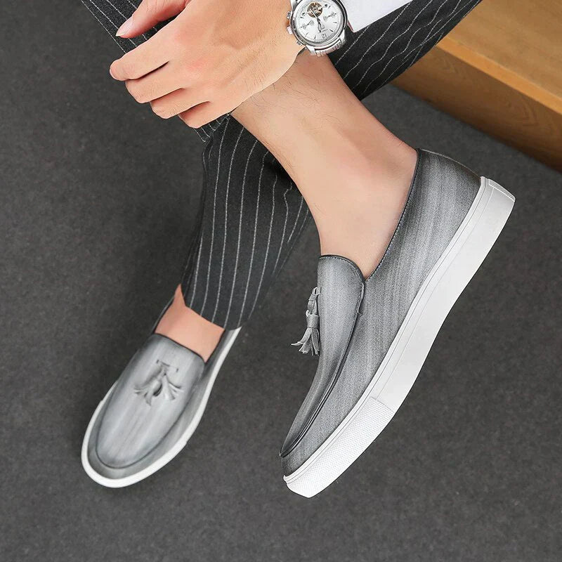Men's moccasins - elegant casual loafers with tassels for daily wear - lightweight design for smart-casual attire