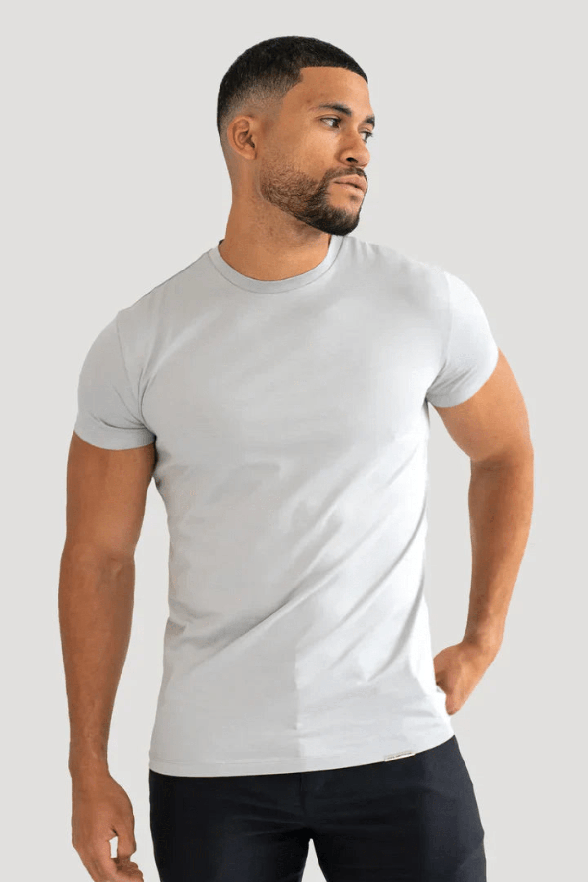 Men's muscle fit t-shirt - soft stretch fabric, tailored design for everyday wear