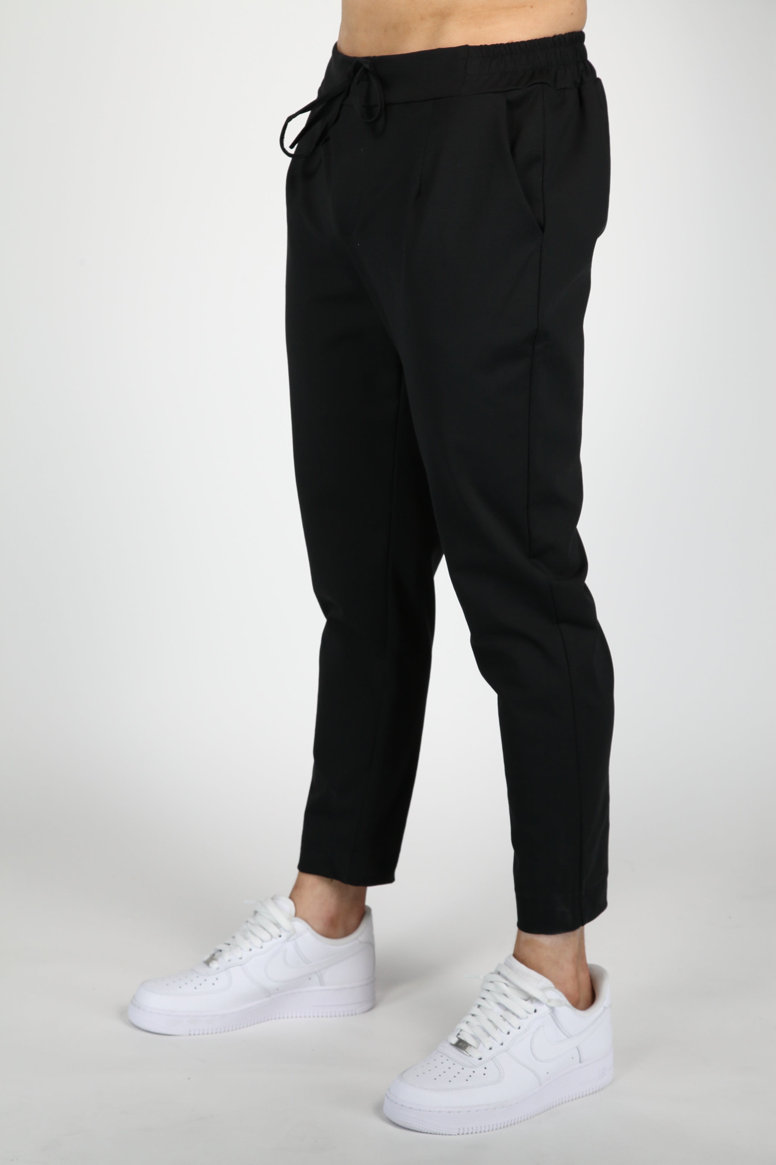 Men's slim fit sweatpants black jogging trousers - versatile relaxed weekend wear