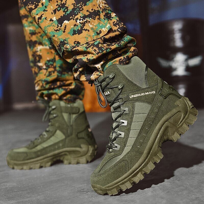 Men's tactical boots - rugged military-style outdoor footwear for hiking and adventures